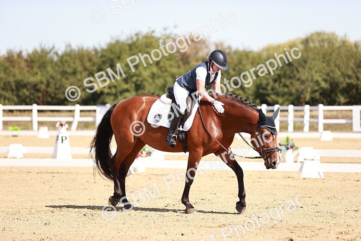 SBM_004433 - Class 12 - Novice 5 - 10.31-11.41