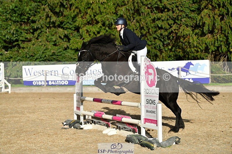 251004A-164510-02196 - Classes 10 & 11 80cm