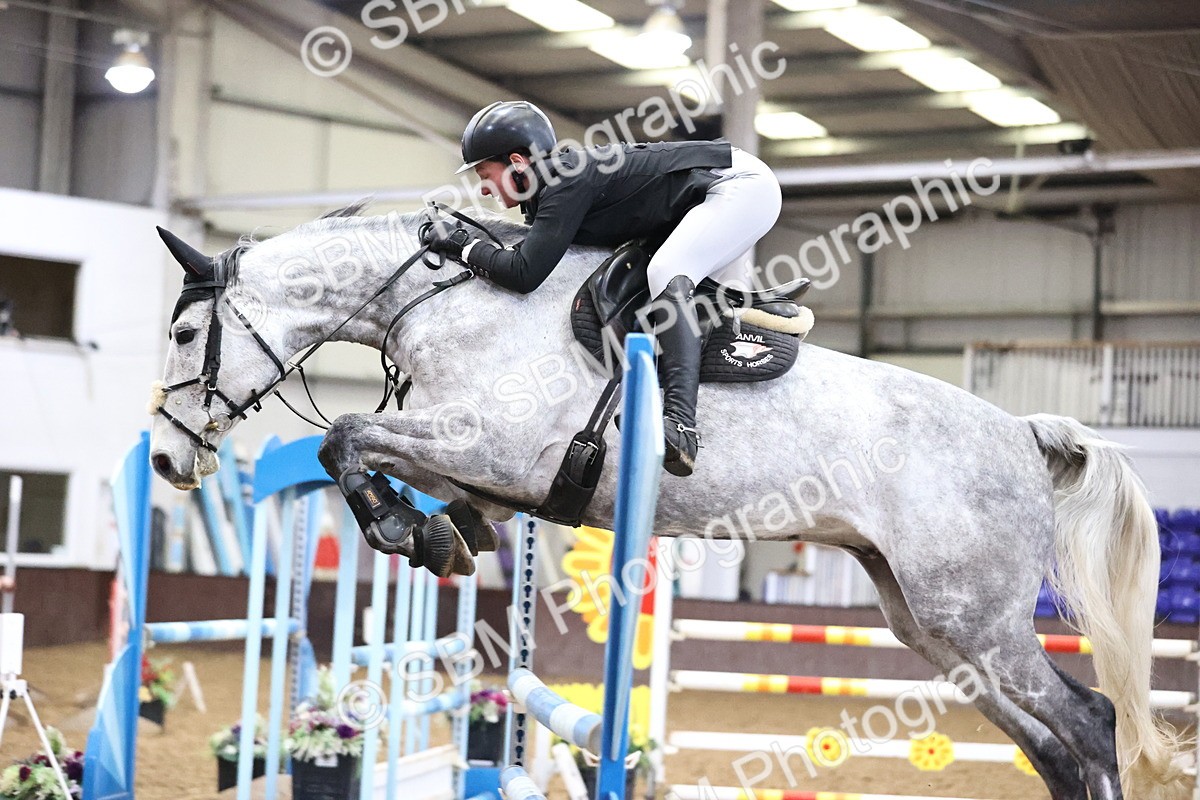 SBM_005574 - Class 17 - Senior Newcomers 1.10m