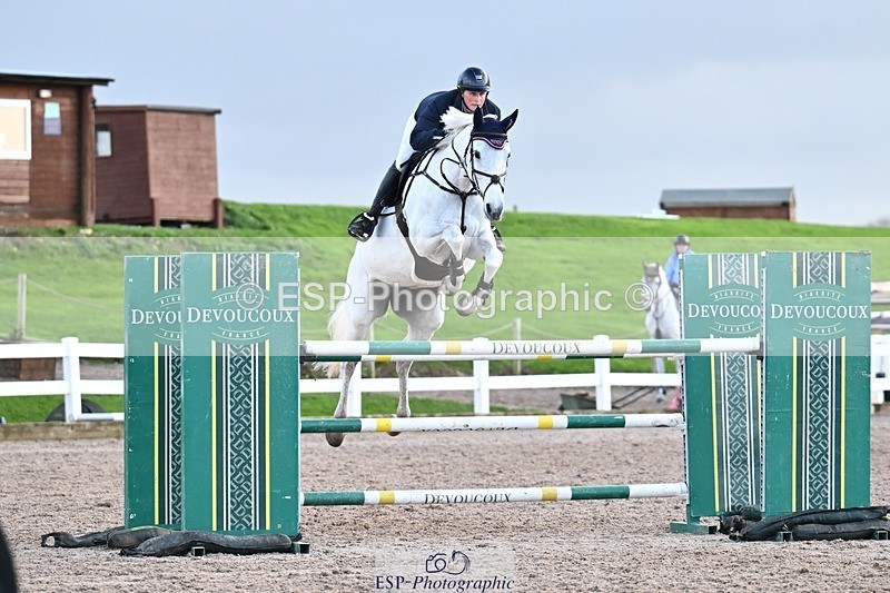 251206-144300-01354 - Cls 15 National 1.30m and 1.40m