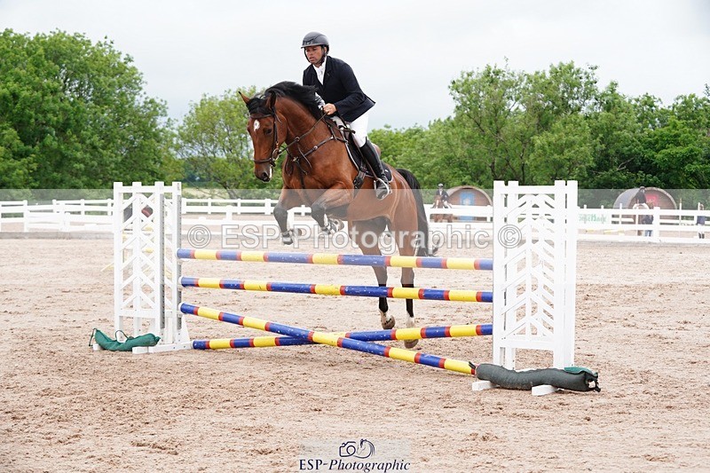 250524-113712-06411 - Cls 21 A&B Snr Disco & 1.00m Open