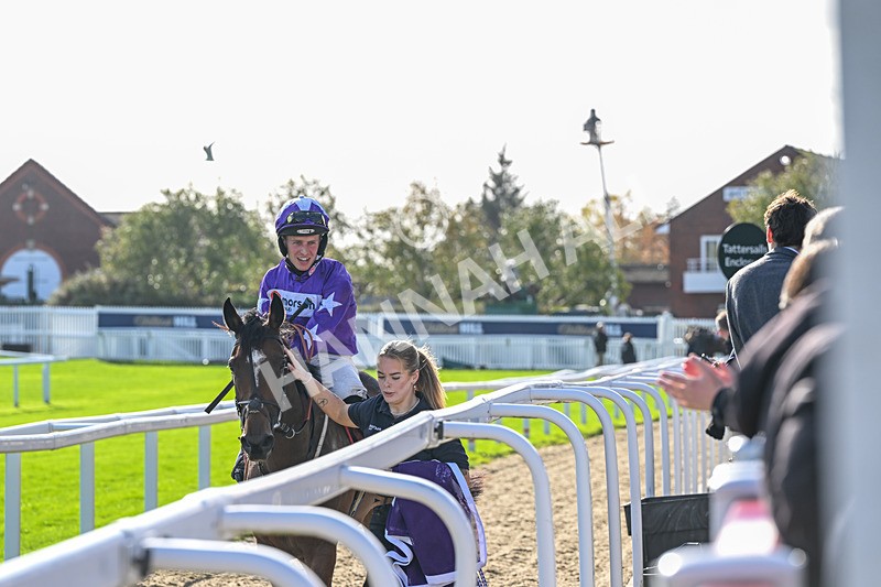 241025-Race 3-Leloopa-3270 - Race 3