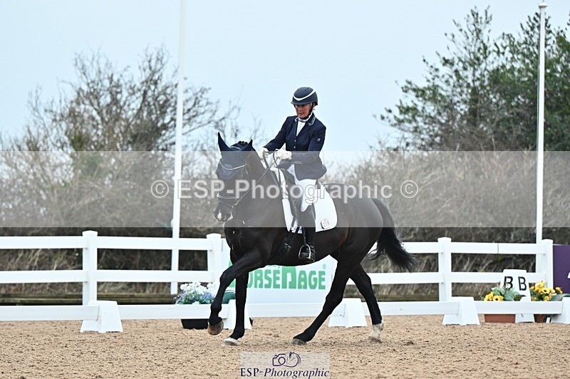 250214-095124-00708 - 228-Louise.Hutchinson-Shovern.Noire