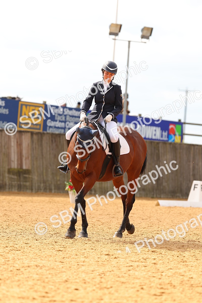 SBM_48156 - D6 - Small Tour Championship - Intro C