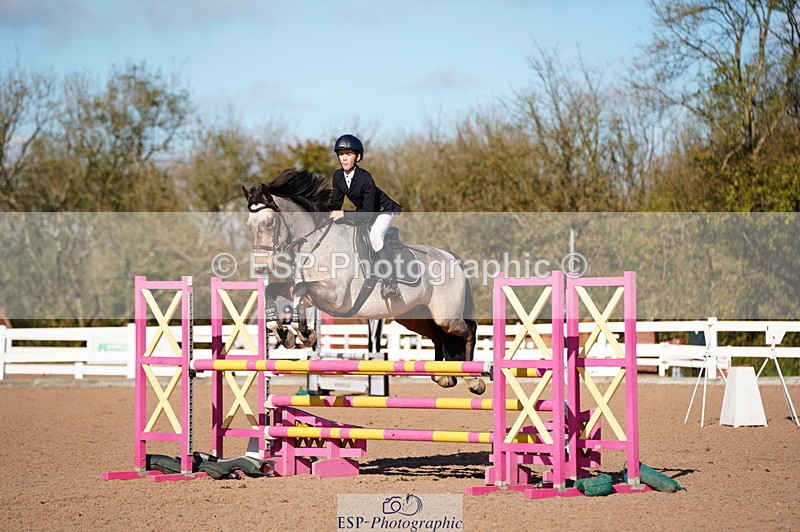 241027A-120600-02664 - SUN Cls 6 Pony Newcomers and 1m Open