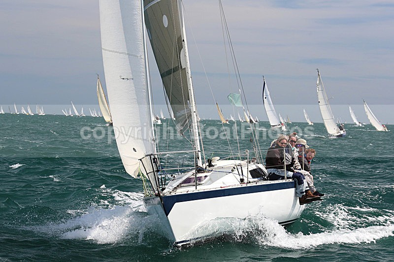 150627 GBR K7273 WT7A9995_E - ROUND THE ISLAND RACE - SATURDAY 27th JUNE 2015