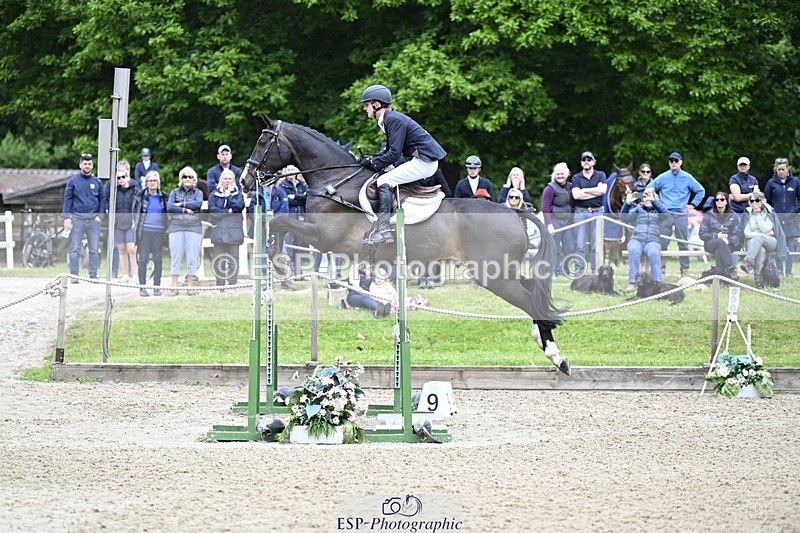 250525A-100440-15232 - A-012-Archie.Tulloch-ZIPPED.UP