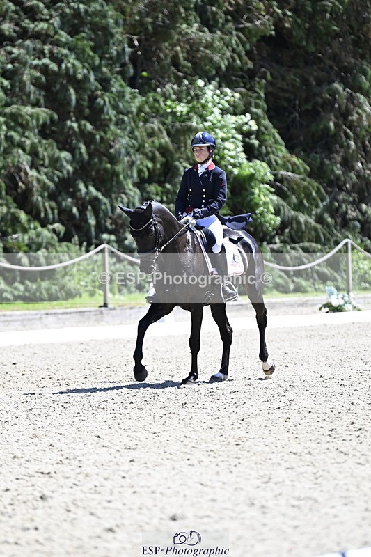 250522A-141432-04311 - D-409-Kirsty.Chabert-HERALDIKS.GIRL.OPPOSITION