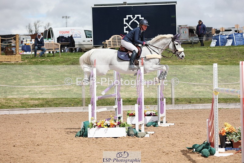 240419A-124044-07377 - Cls 6, 2 Star Medium Tour 1.35m