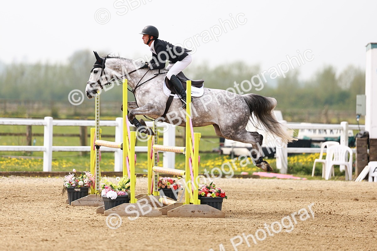  - Class 17 - Senior 1.05m