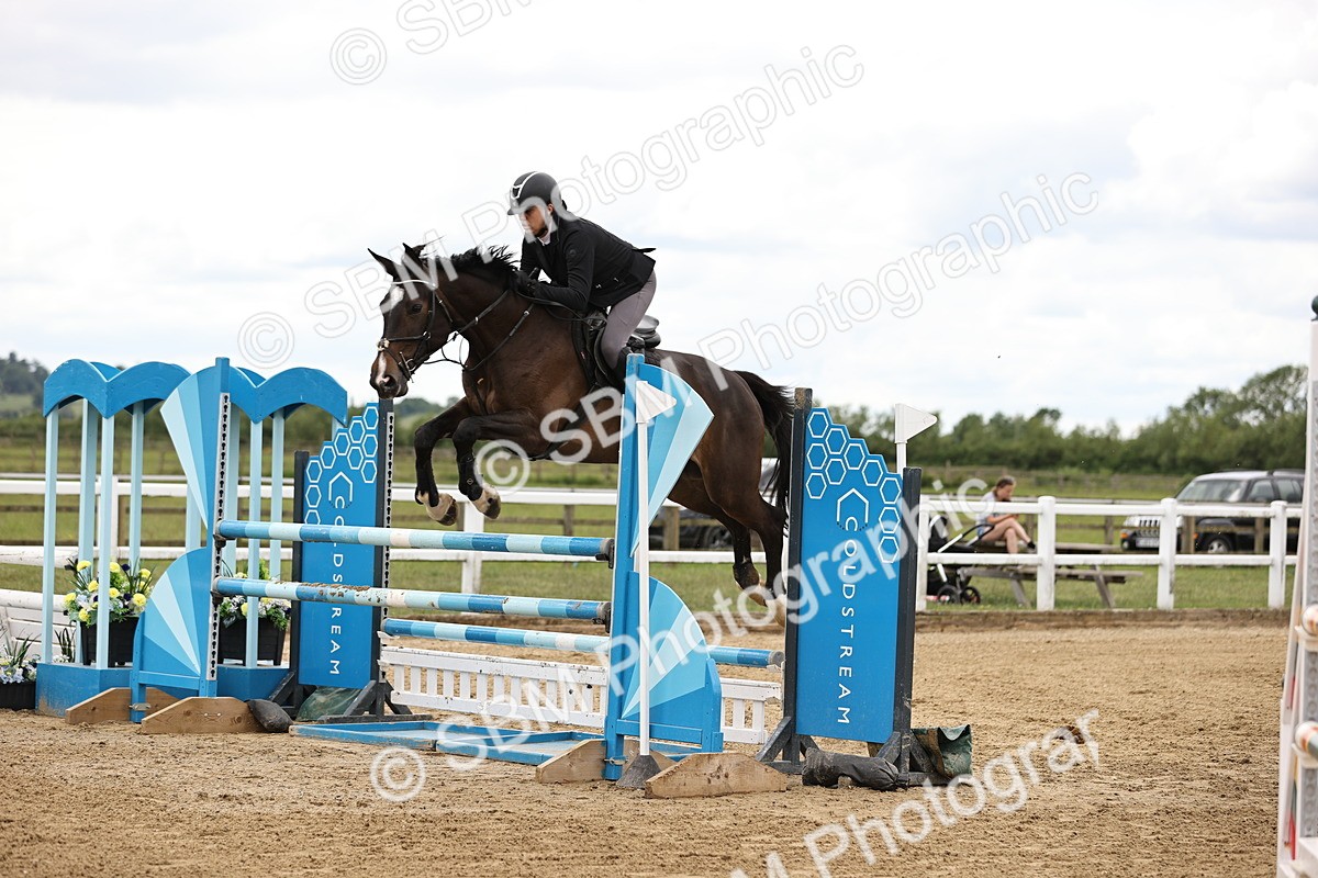 SBM_002993 - Class 11 - Senior Newcomers - 1.10m