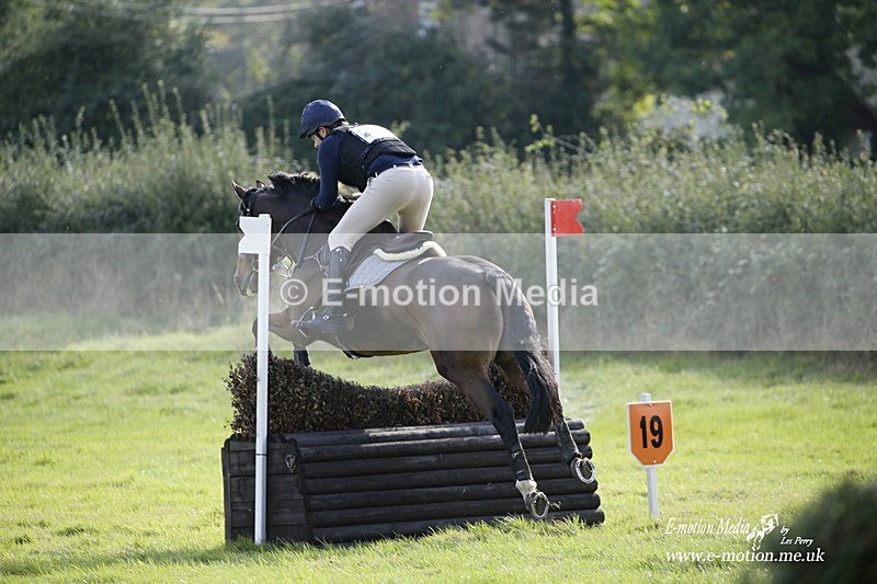  WWHT 171021 3526 - Intermediate Pairs (0.90m)  17/10/21