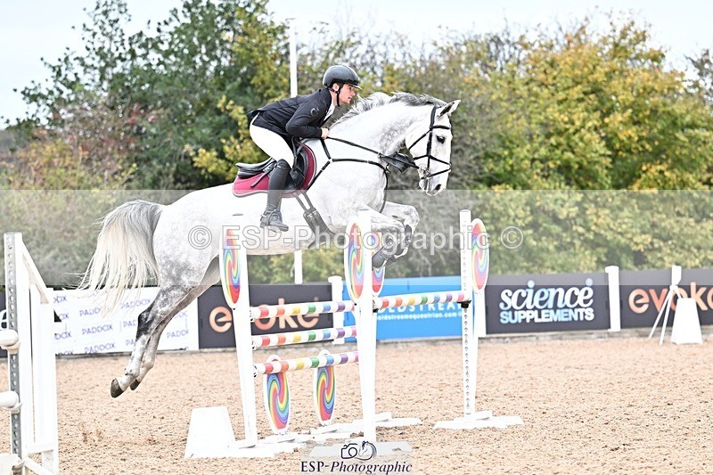 251015-132812-00577 - Cls 4 Newcomers and 1.10m Open