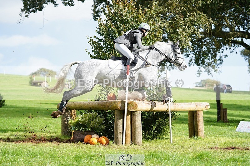 231020-140902-09475 - 120-VAN.KAUNITZ-Sara.Squires-XC