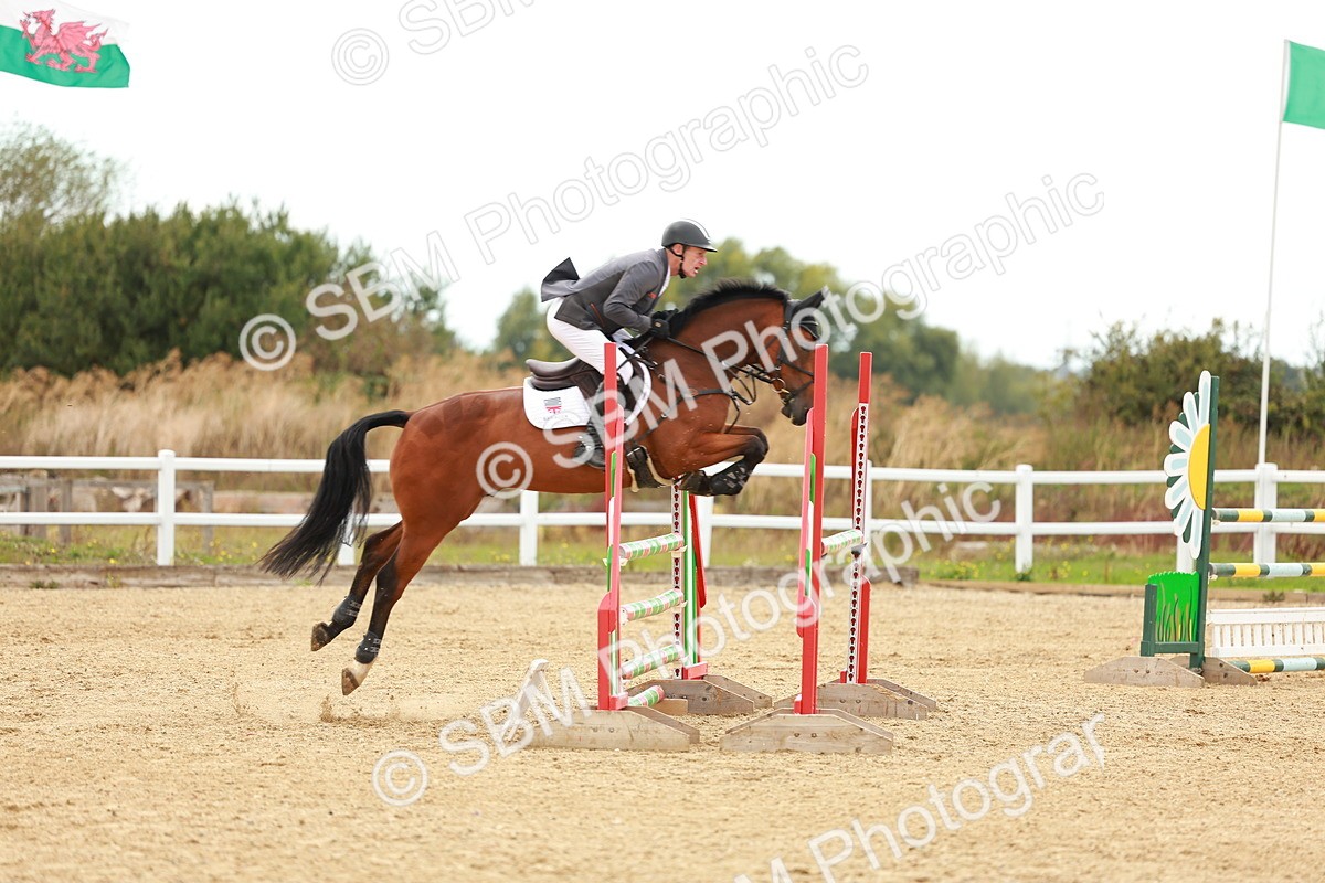 SBM_001495 - Class 4 - Senior Newcomers - 1.10m