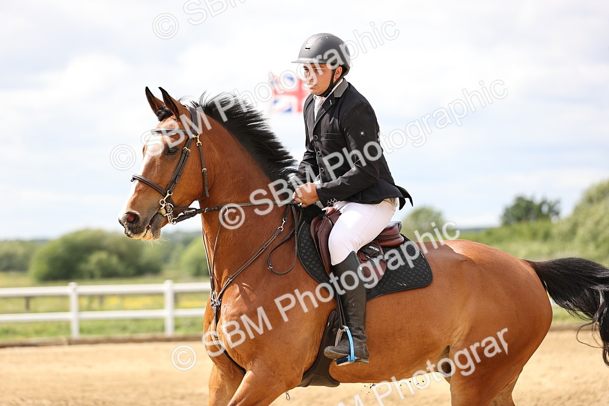 SBM_003422 - Class 11 - Senior Newcomers - 1.10m