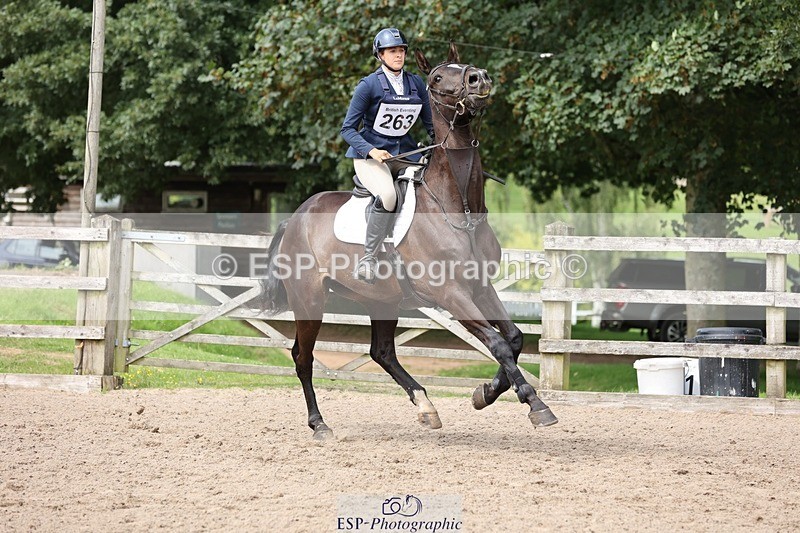 240803-150130-08612 - 263-Torie_Sleep-DUTCH-MAN