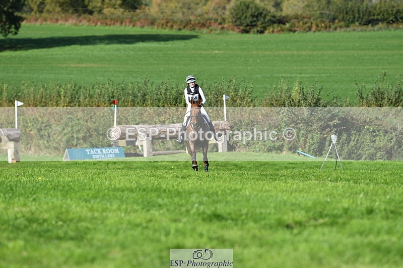 251024A-121234-09196 - B-124-Sophie.Lamb