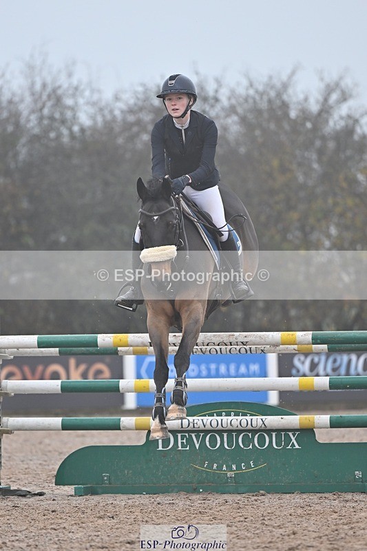 251115-123614-01010 - Cls 10 Pony Foxhunter and 1.10m Open