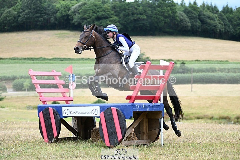 250803A-123603-13242 - M-553-Beatrice.Hayman-Joyce-ICONIC