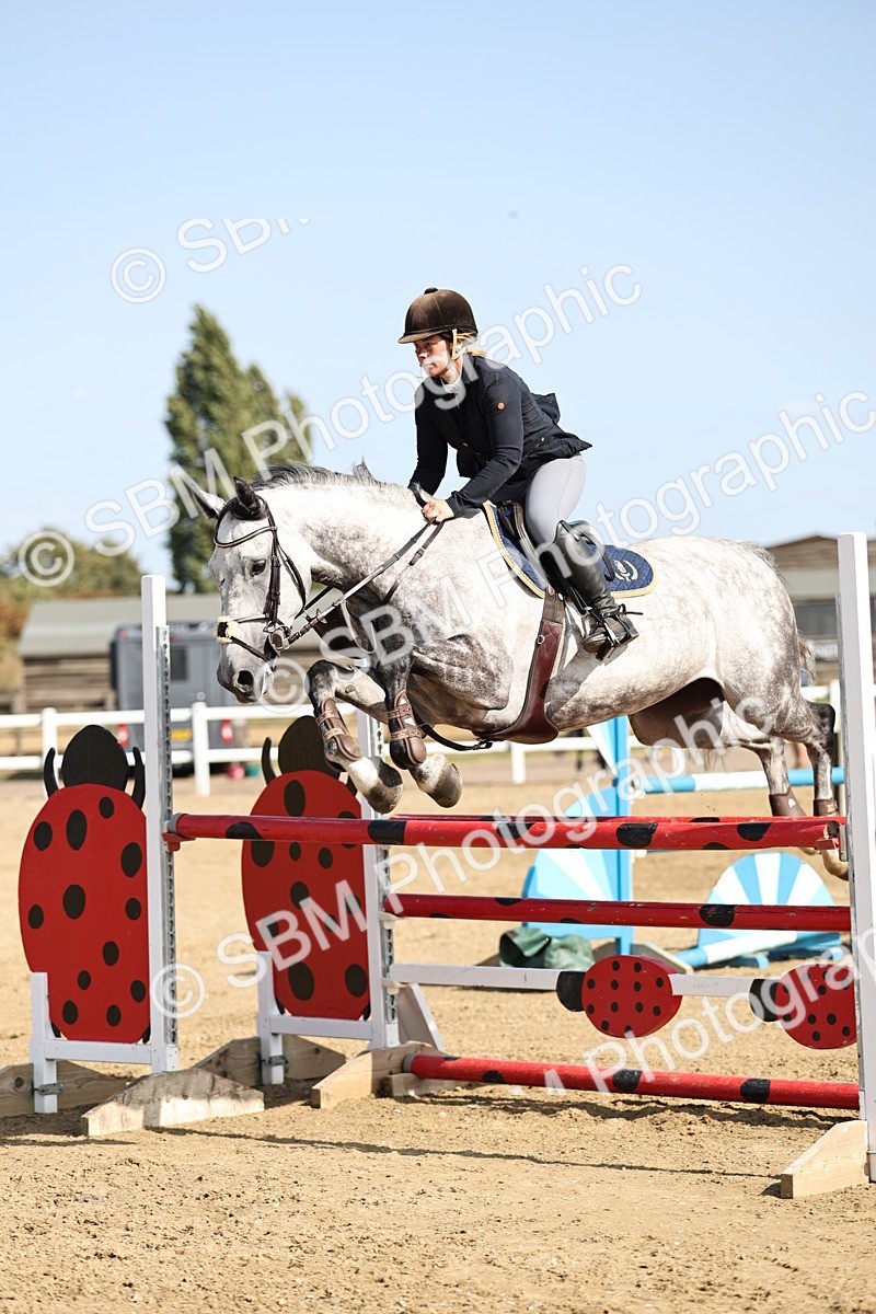 SBM_005299 - Class 6 = Senior Newcomers - 1.10m Open