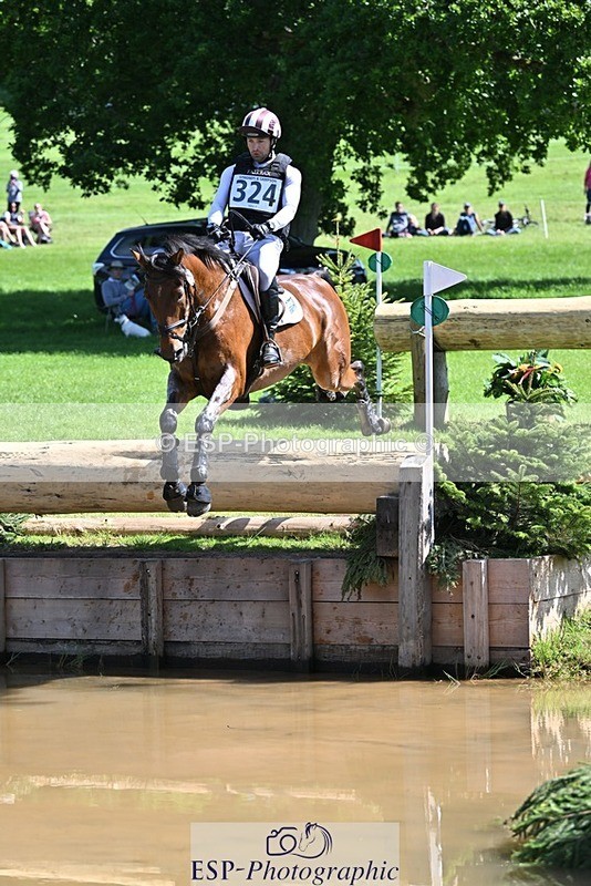 240525-105928-12161 - 324-COOMBELAND_SEMILLY-Rupert_Batting