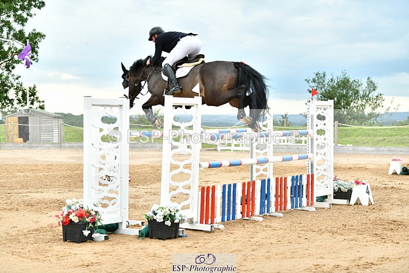 230720A-154119-03992 - Cls 9, 2 Star Big 1.40m Start to break