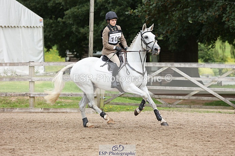 240803-101739-00478 - 106-Issy_Perry-DATE_NIGHT