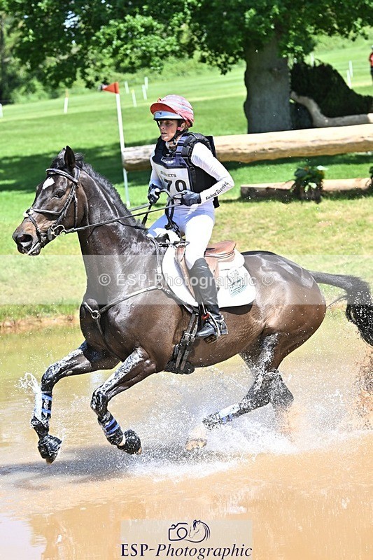 240525-121240-12973 - 370-STORM_IN_DECEMBER-Claire_Fielding