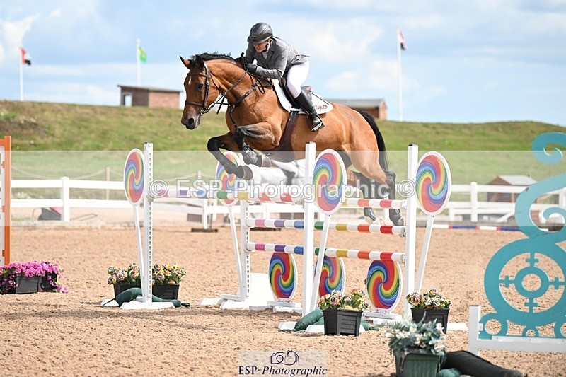 250723-154049-01191 - Cls 6 Foxhunter and 1.20m