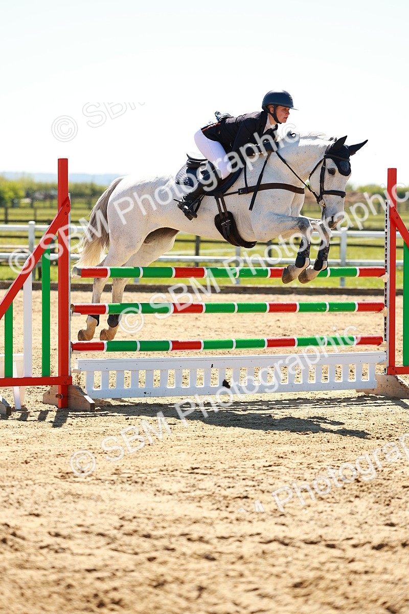 SBM_001318 - Class 4 - Senior Newcomers 1.10m