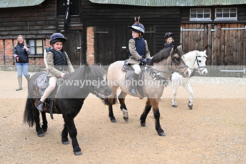 WJ7_6786 - Berks & Bucks - Children's Meet - The Old Farmhouse – Steventon.