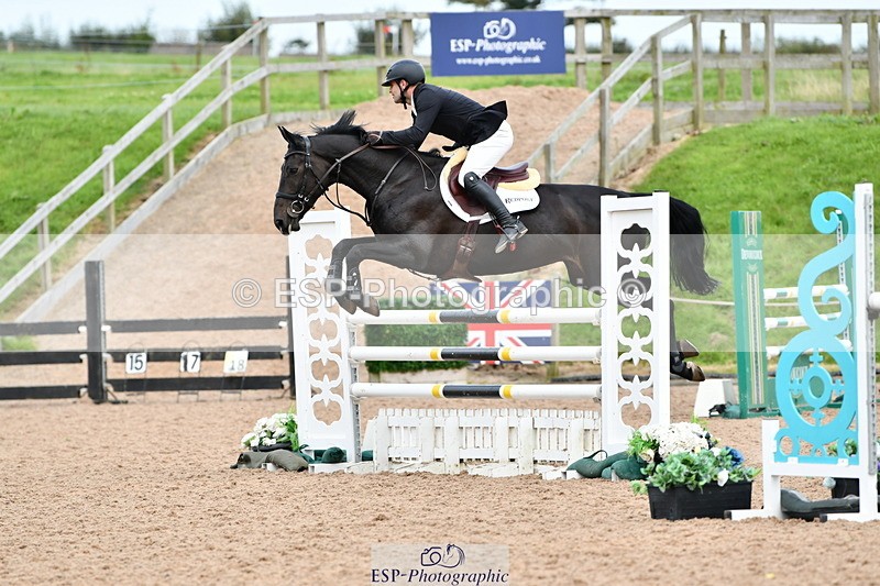 240915A-165459-11143 - Cls 30 Snr Foxhunter