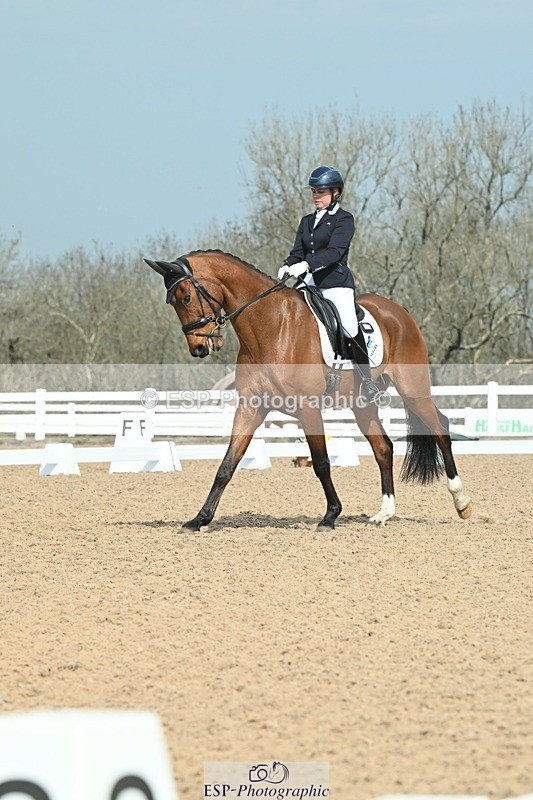 250403-103619-01485 - 036-Abbie.Newbury-Seagry.Viceroy