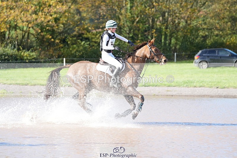 251024A-121538-08683 - B-124-Sophie.Lamb