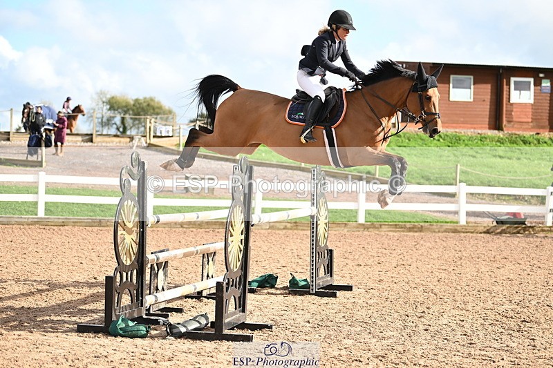 241023A-142623-01043 - Cls 4 Newcomers and 1.10m Open