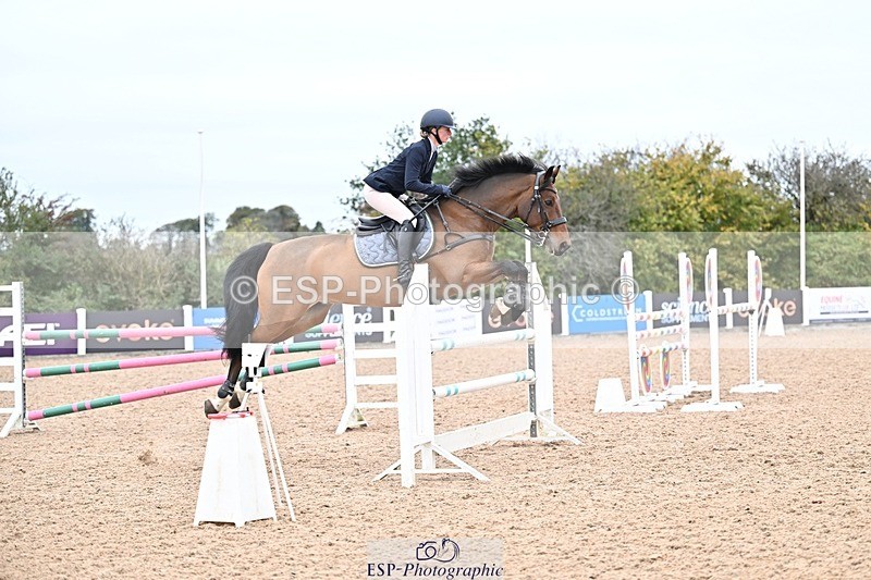 251015-130334-00476 - Cls 4 Newcomers and 1.10m Open