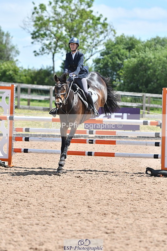 240609A-132906-05663 - Cls 18 Snr Newcomers and 1.10m Open