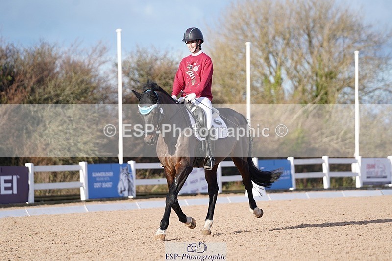 241214-134646-00658 - 132-Alys.Matravers-VORVASHILL.VERTIGO