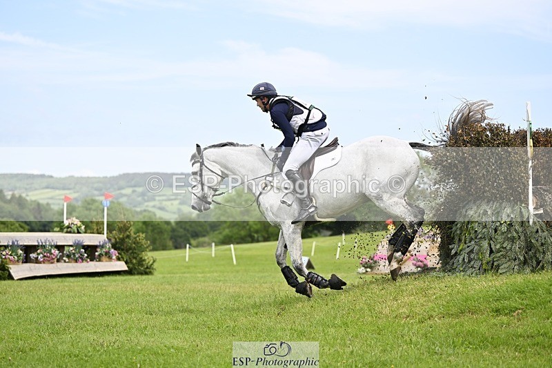 240525-145541-16625 - 207-IE_MR_MCGREGOR-Will_Furlong