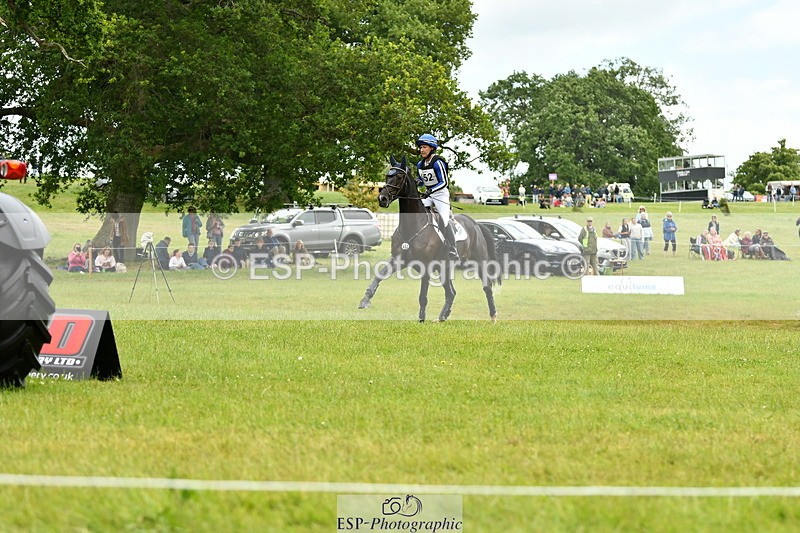 250525A-124626-16708 - D-452-Tiana.Coudray-COEUR.DE.L.ESPRIT.Z