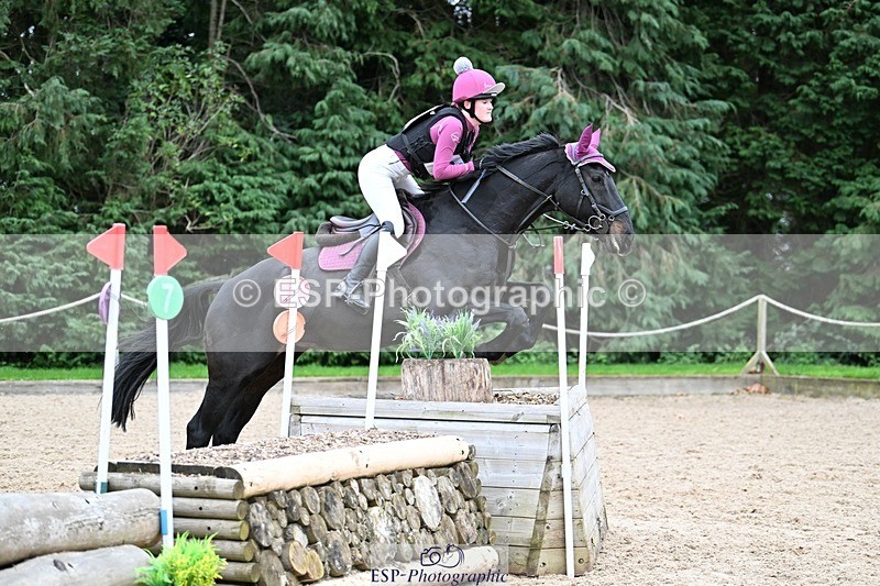 241117-142402-04552 - Cls 3 90-95cm 14.00 to 15.00