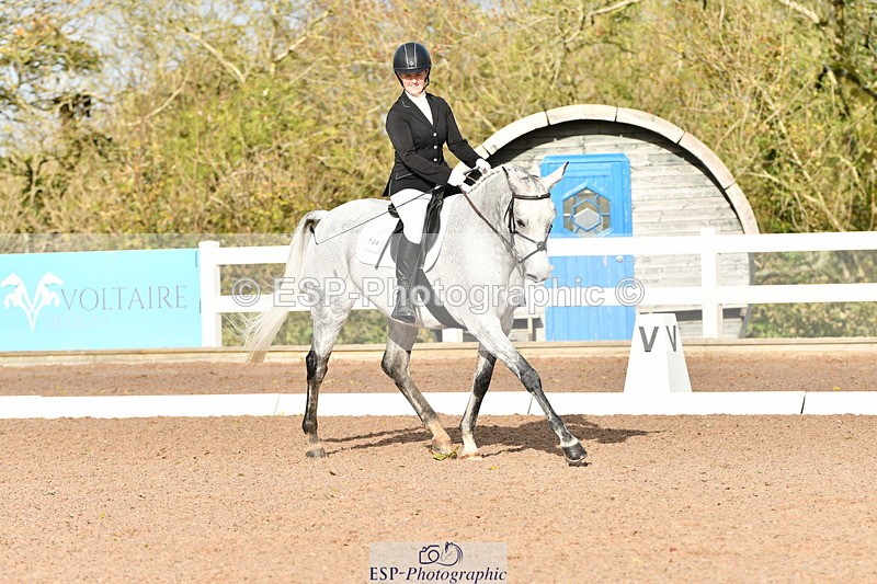 231104A-105208-00162 - Cls 4 Novice 22