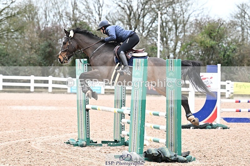 251205-101629-00191 - Cls 2 Snr British Novice and 90cm