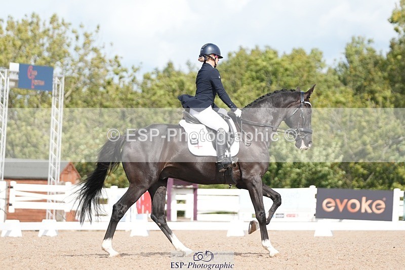 250906-115634-02068 - 034-Jasmine.SmithNigrasine.Rain