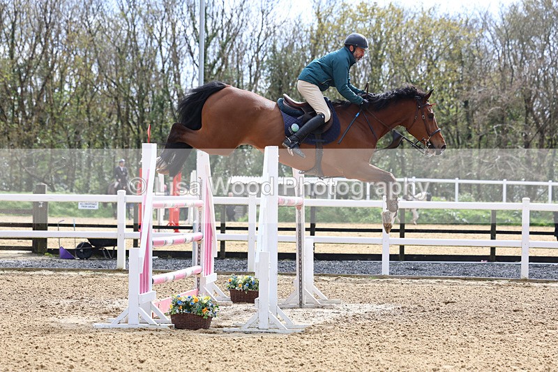 3E7A2450 - Class 9: Senior 1.30m open