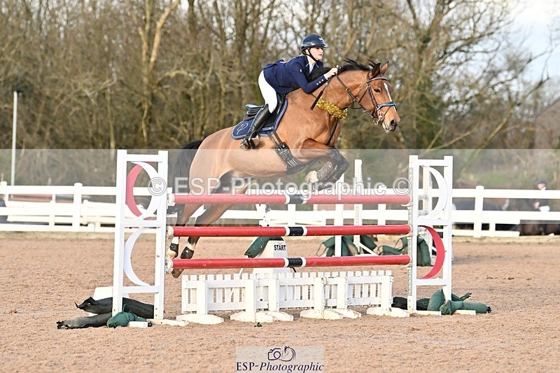 241208-140934-01892 - Cls 22 Foxhunter and 1.20m Open