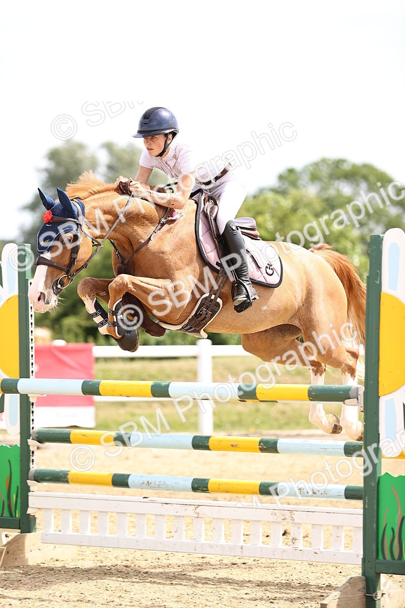 SBM_000550 - Class 15 - Redpost Equestian Senior Foxhunter - 1.20m