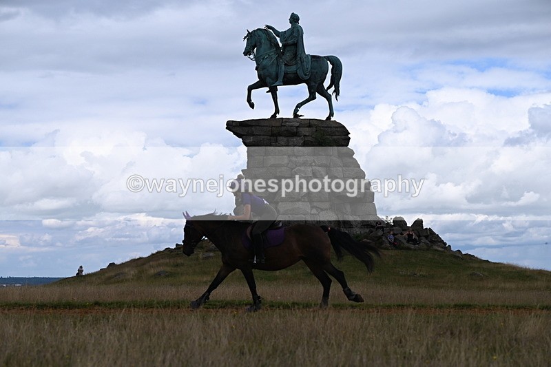 DSC_9451 - Time at Statue 15:11 to 15:58