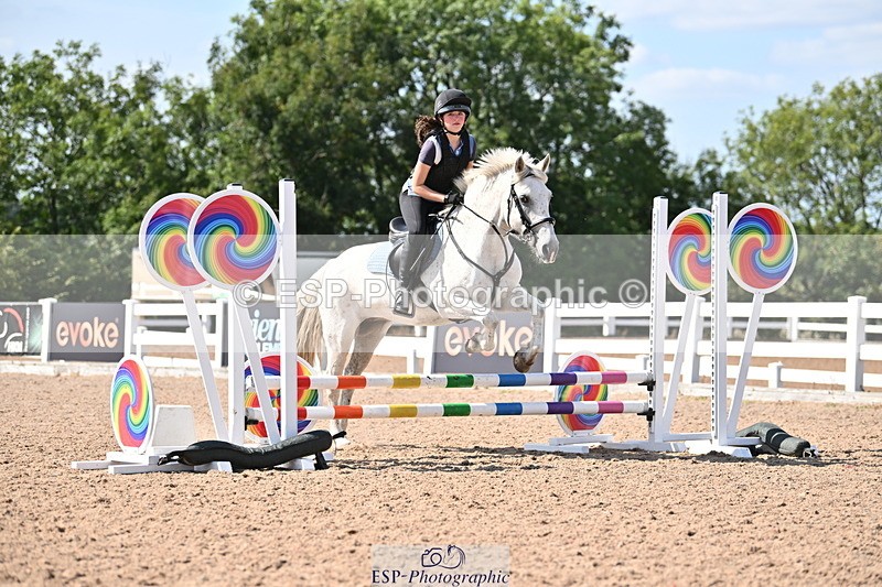 250821B-152944-00557 - Group B - Danielle